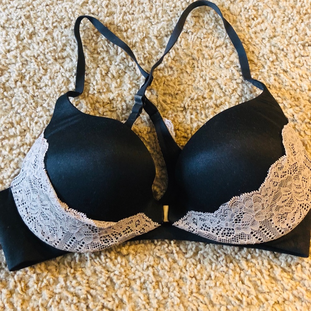 Victoria secret bra very beautiful size 32C
